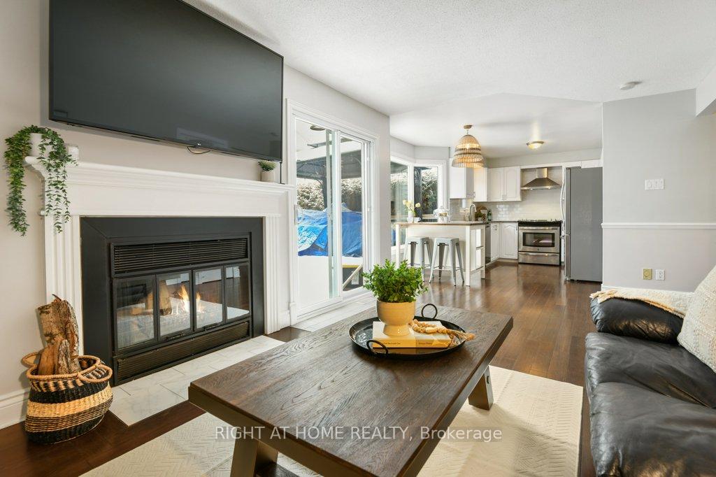 Photo 8 of 4 Seabury Gate, Ottawa, Barrhaven - Cedargrove/Fraserdale — HOMEH