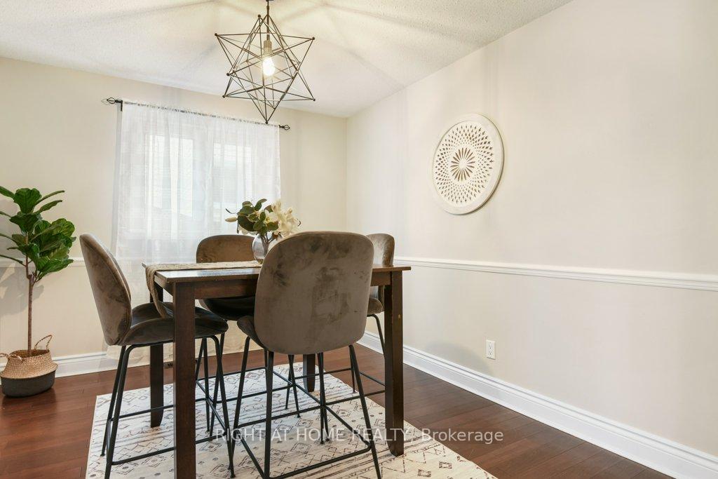 Photo 10 of 4 Seabury Gate, Ottawa, Barrhaven - Cedargrove/Fraserdale — HOMEH