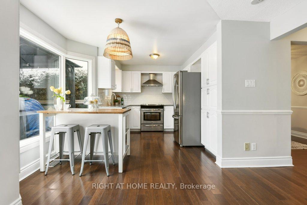 Photo 12 of 4 Seabury Gate, Ottawa, Barrhaven - Cedargrove/Fraserdale — HOMEH