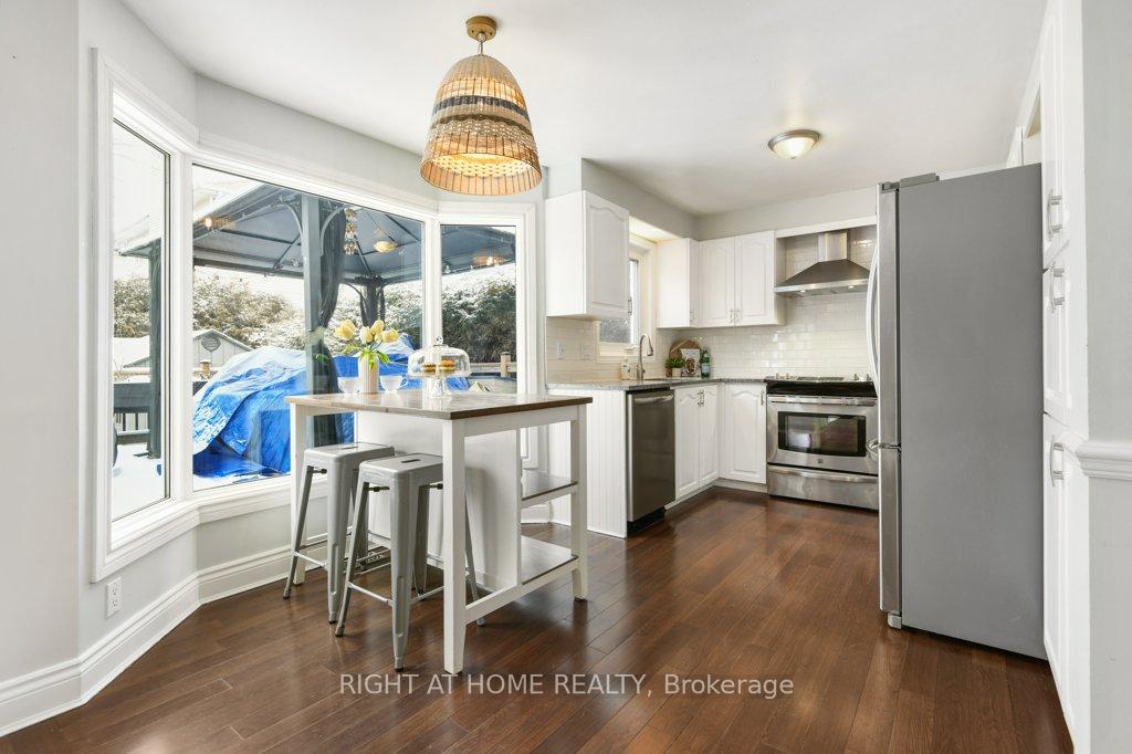 Photo 13 of 4 Seabury Gate, Ottawa, Barrhaven - Cedargrove/Fraserdale — HOMEH