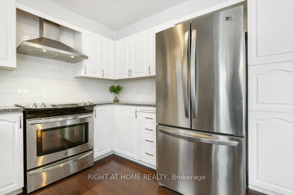 Photo 15 of 4 Seabury Gate, Ottawa, Barrhaven - Cedargrove/Fraserdale — HOMEH