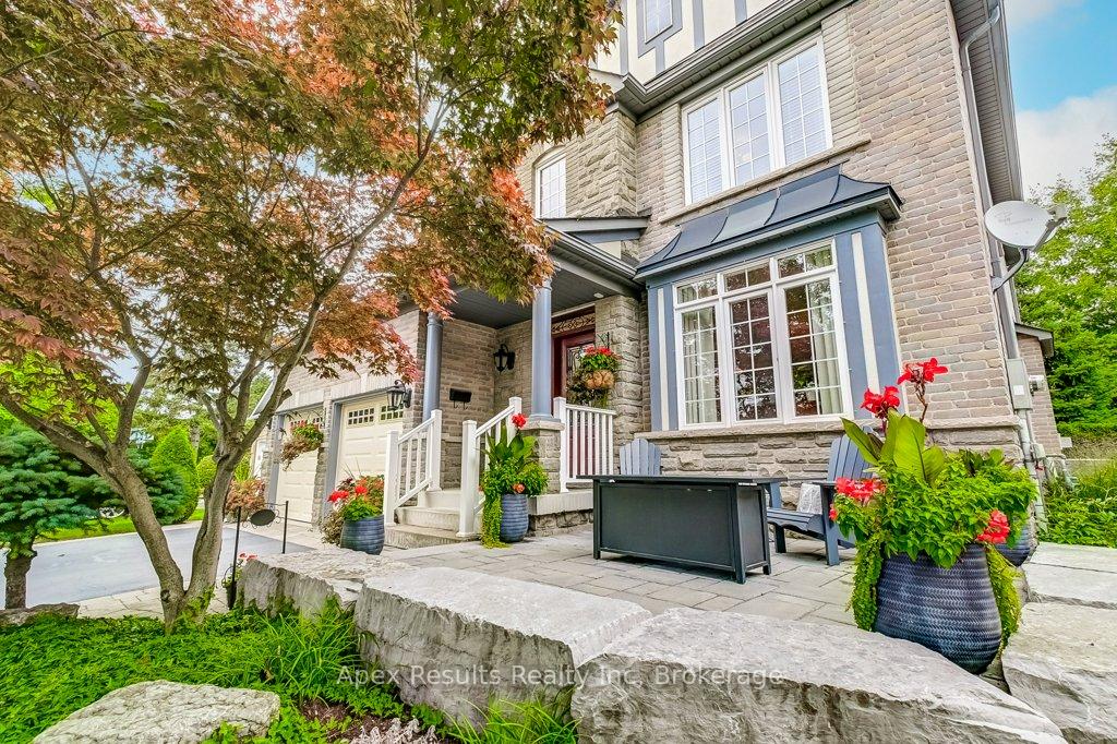 Photo 4 of 2065 William O'Connell Boulevard, Burlington, Rose — HOMEH