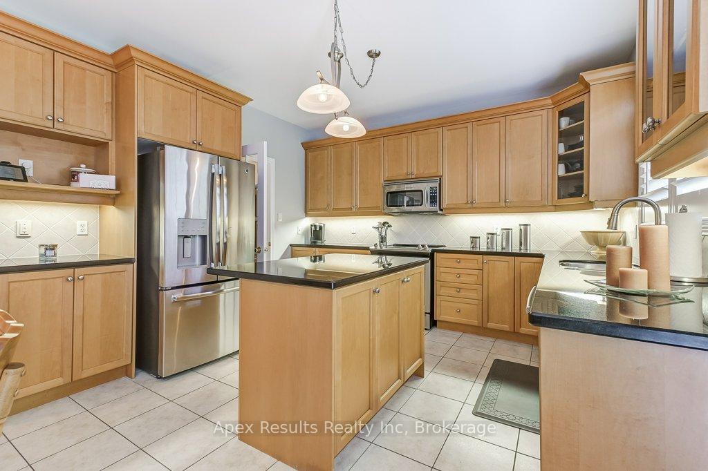 Photo 11 of 2065 William O'Connell Boulevard, Burlington, Rose — HOMEH