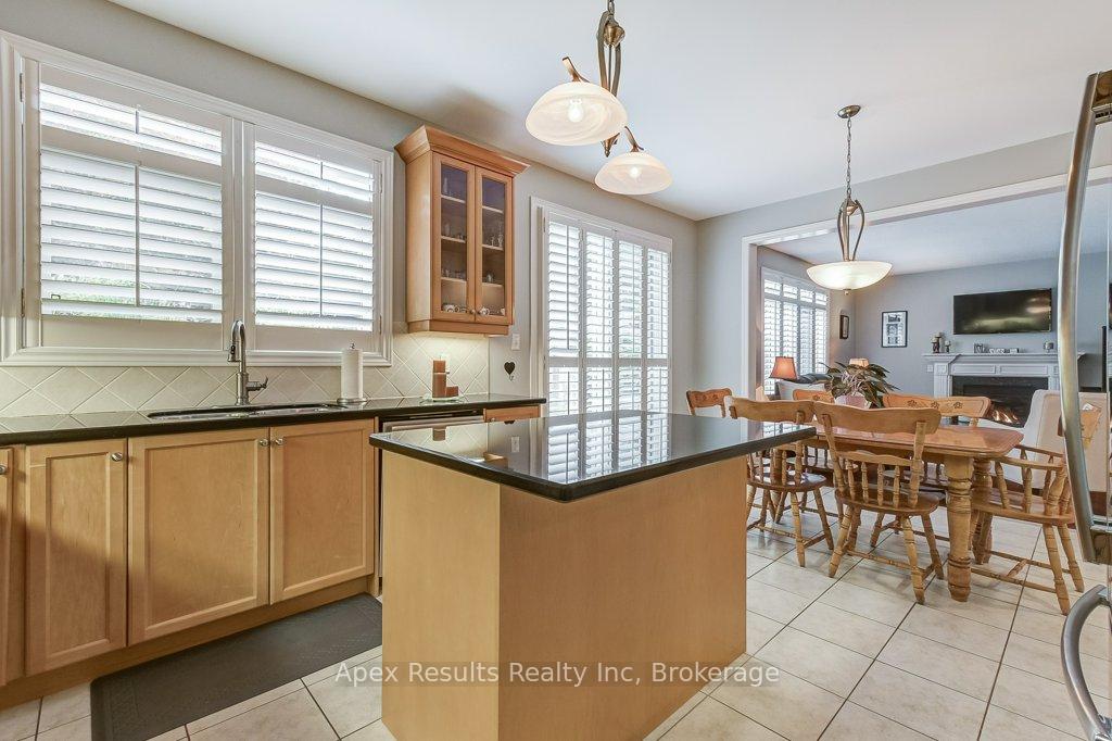 Photo 12 of 2065 William O'Connell Boulevard, Burlington, Rose — HOMEH