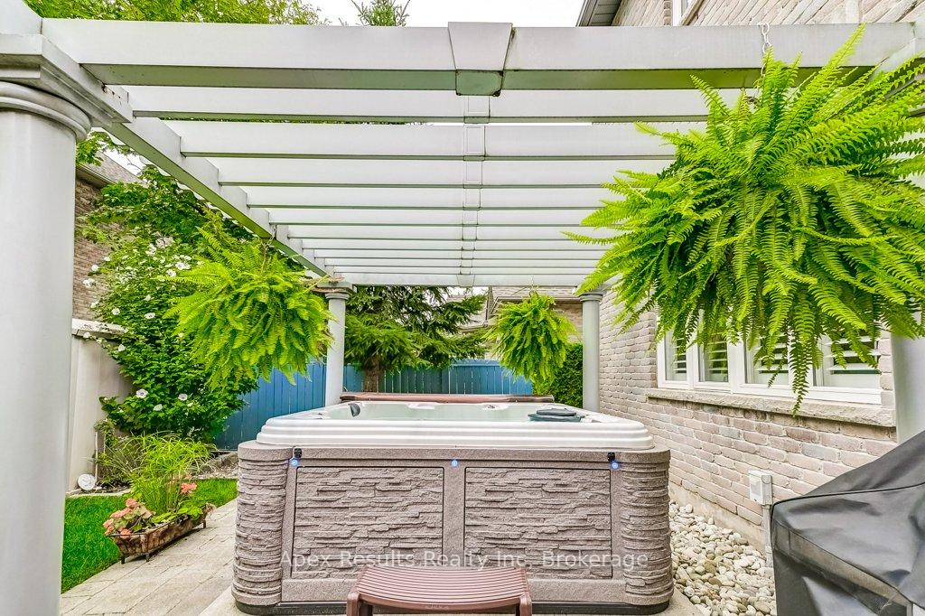 Photo 37 of 2065 William O'Connell Boulevard, Burlington, Rose — HOMEH