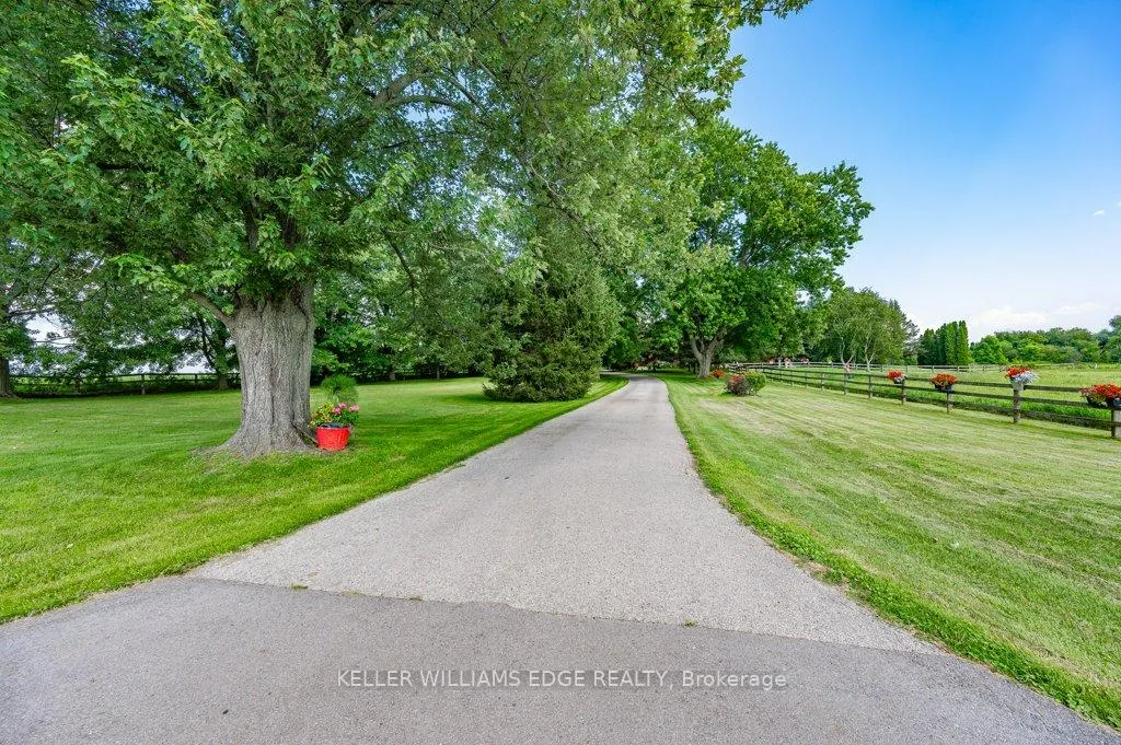 Photo 5 of 682 Westover Road, Hamilton, Rural Flamborough — HOMEH