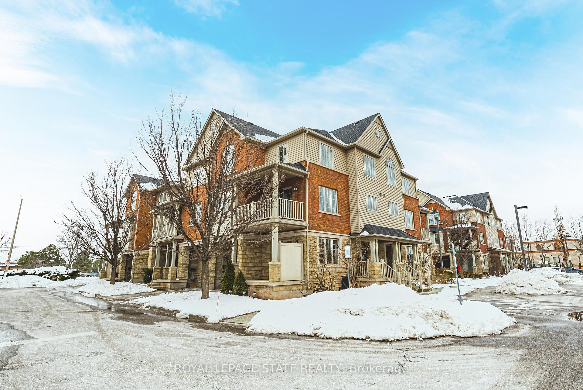 Photo 3 of 623 Mcconachie, Burlington, Shoreacres — HOMEH