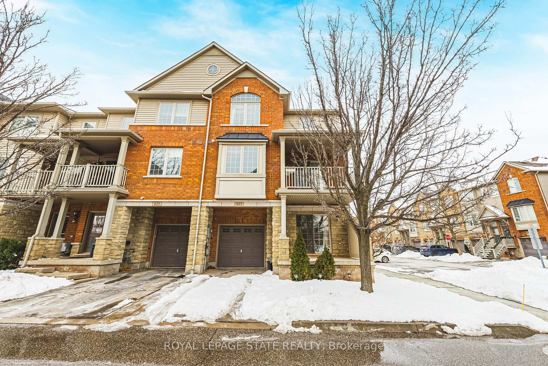 Photo 4 of 623 Mcconachie, Burlington, Shoreacres — HOMEH