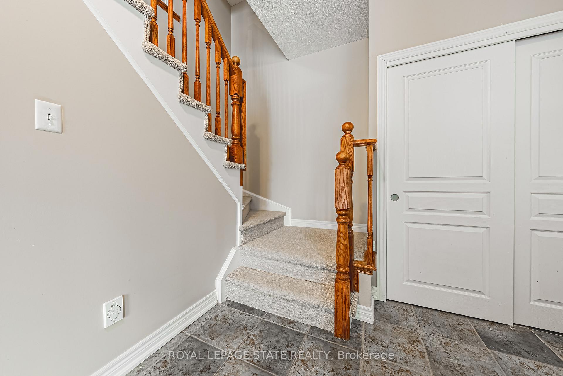 Photo 12 of 623 Mcconachie, Burlington, Shoreacres — HOMEH