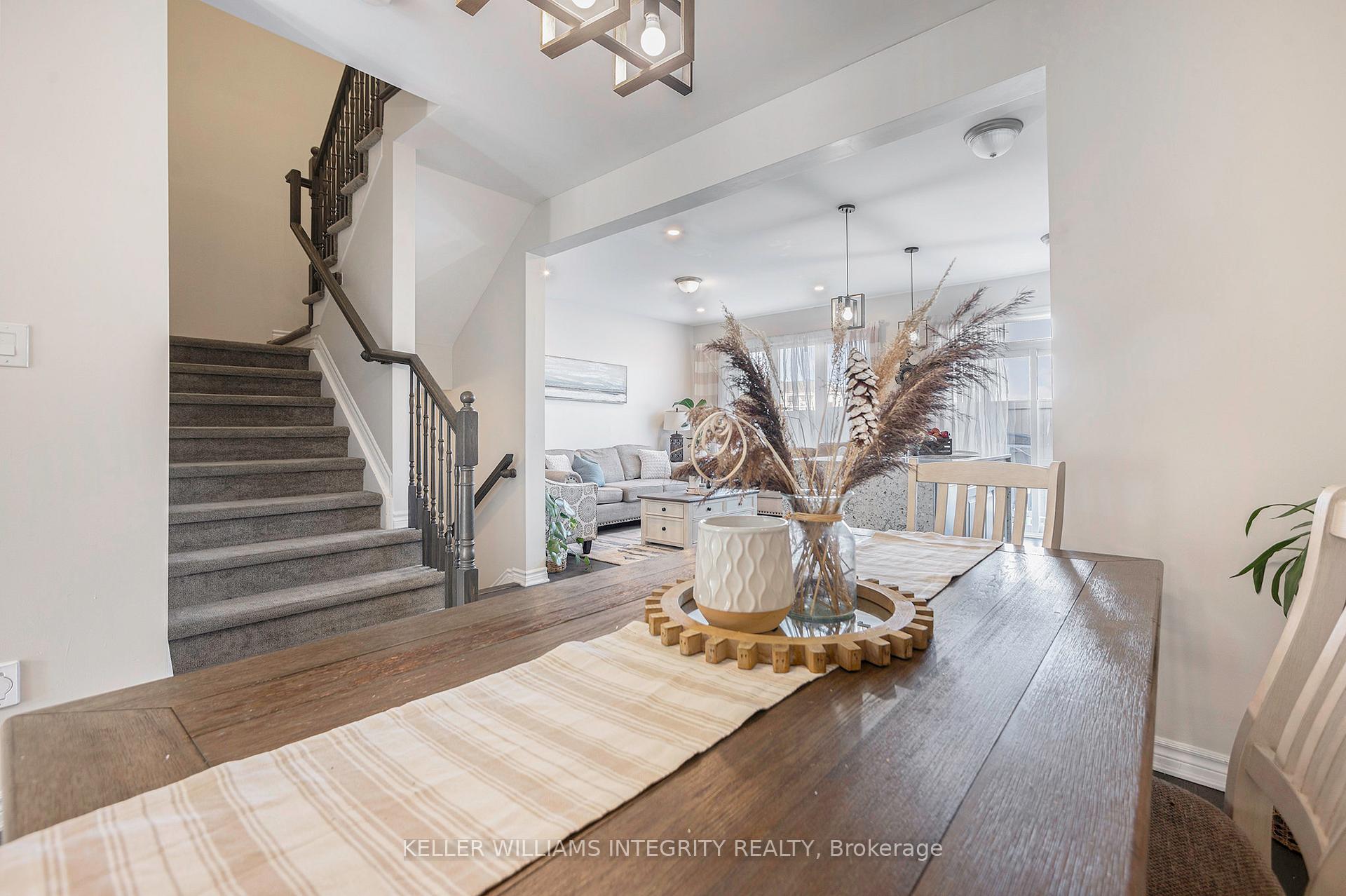 Photo 5 of 333 Aphelion Crescent, Ottawa, Barrhaven - Half Moon Bay — HOMEH