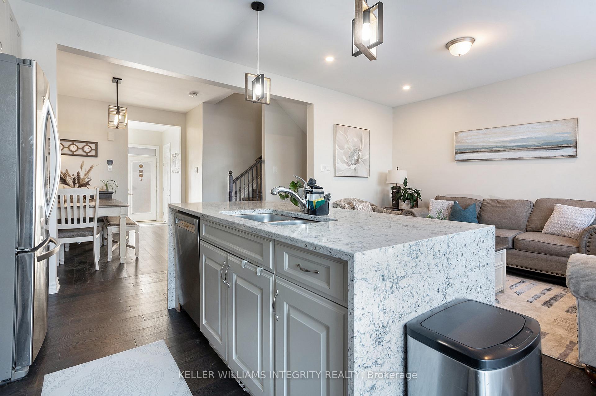 Photo 11 of 333 Aphelion Crescent, Ottawa, Barrhaven - Half Moon Bay — HOMEH