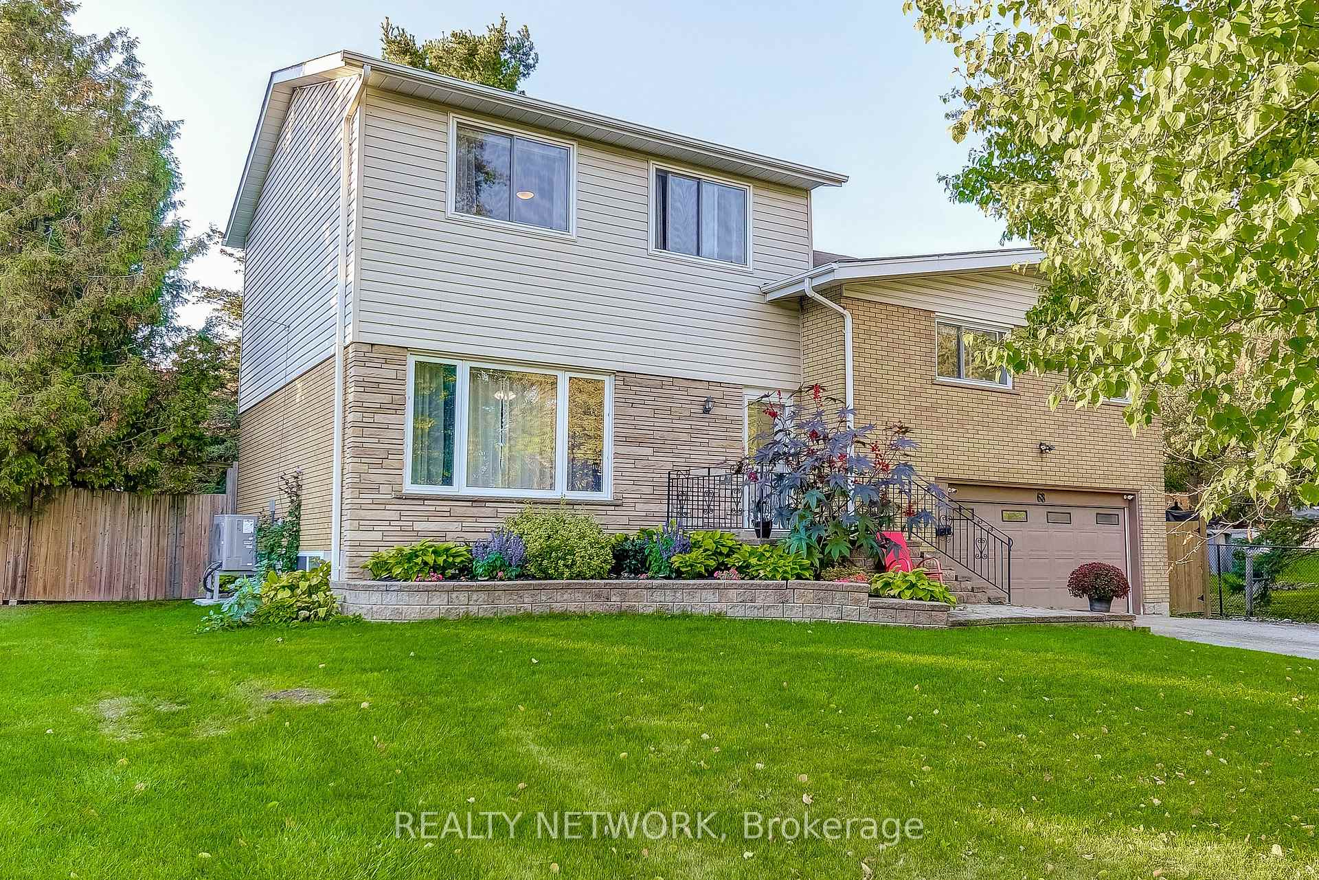 Photo 1 of 68 Aldercrest Avenue, Hamilton, Allison — HOMEH