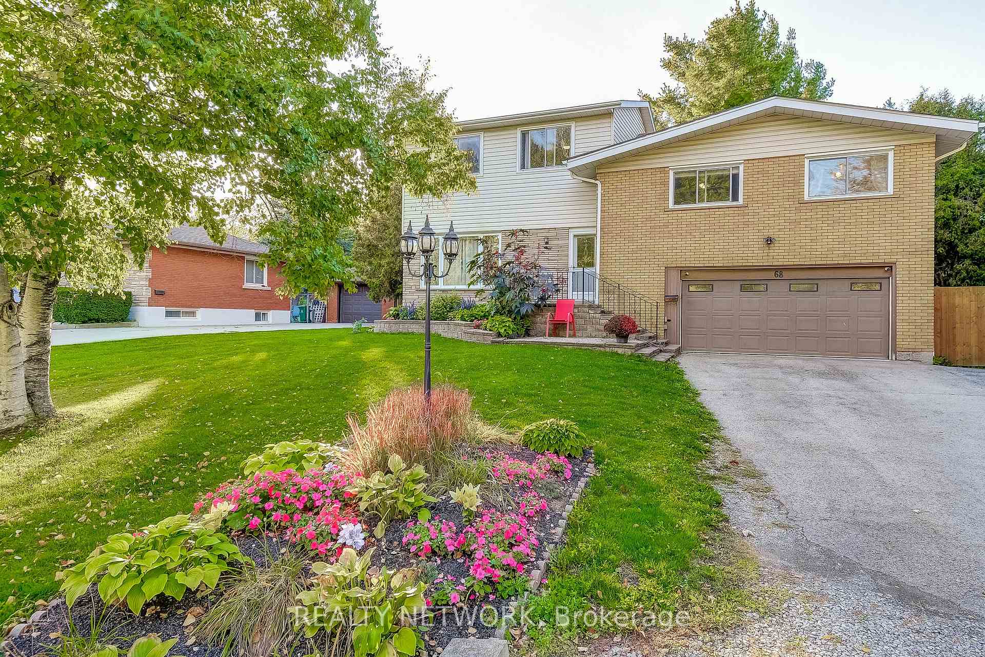 Photo 3 of 68 Aldercrest Avenue, Hamilton, Allison — HOMEH