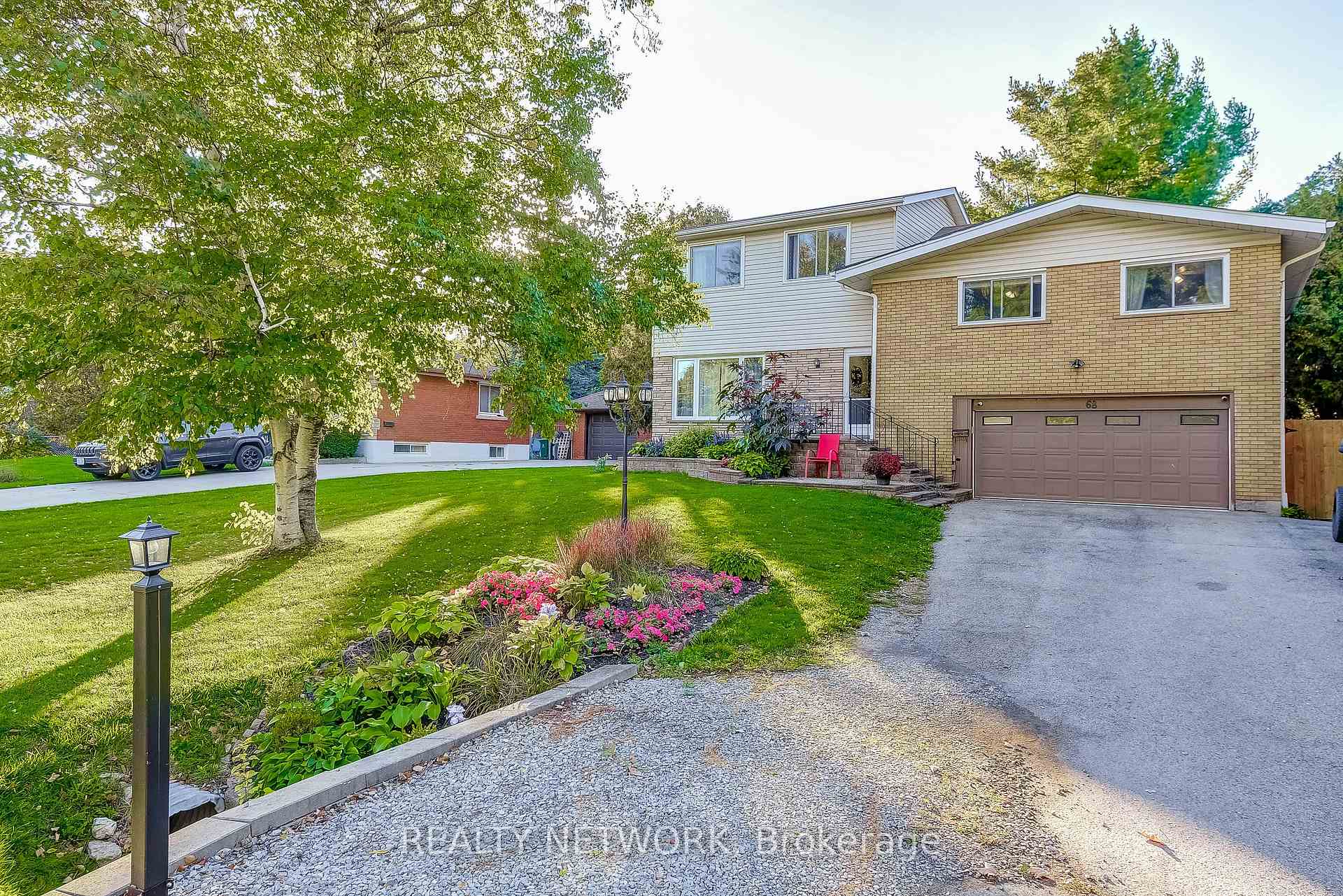 Photo 4 of 68 Aldercrest Avenue, Hamilton, Allison — HOMEH