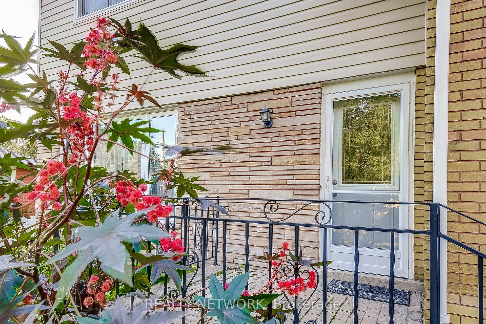 Photo 9 of 68 Aldercrest Avenue, Hamilton, Allison — HOMEH