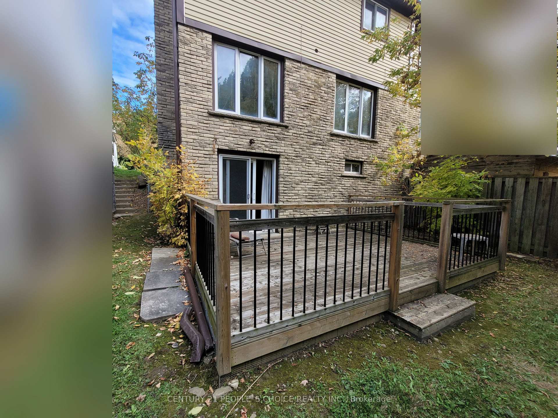 Photo 10 of 76 Elmvale Avenue, Brampton, Heart Lake West — HOMEH