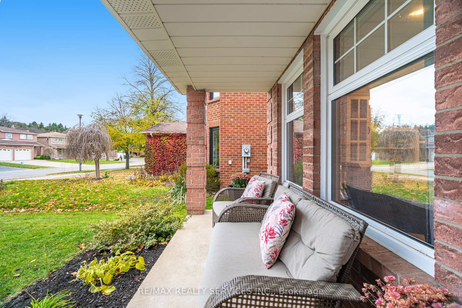 Photo 3 of 25 Deer Valley Drive, Caledon, Bolton West — HOMEH
