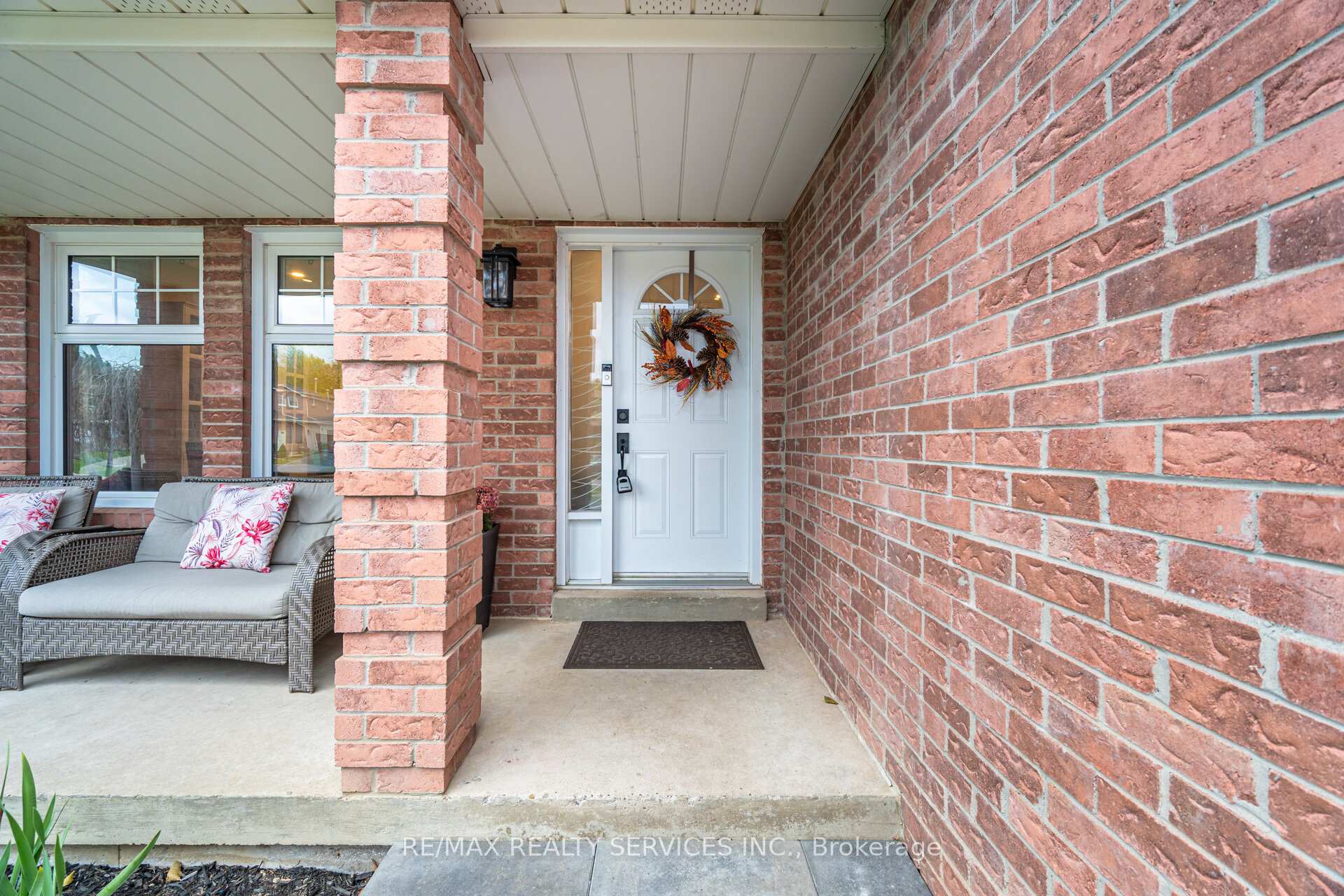 Photo 2 of 25 Deer Valley Drive, Caledon, Bolton West — HOMEH