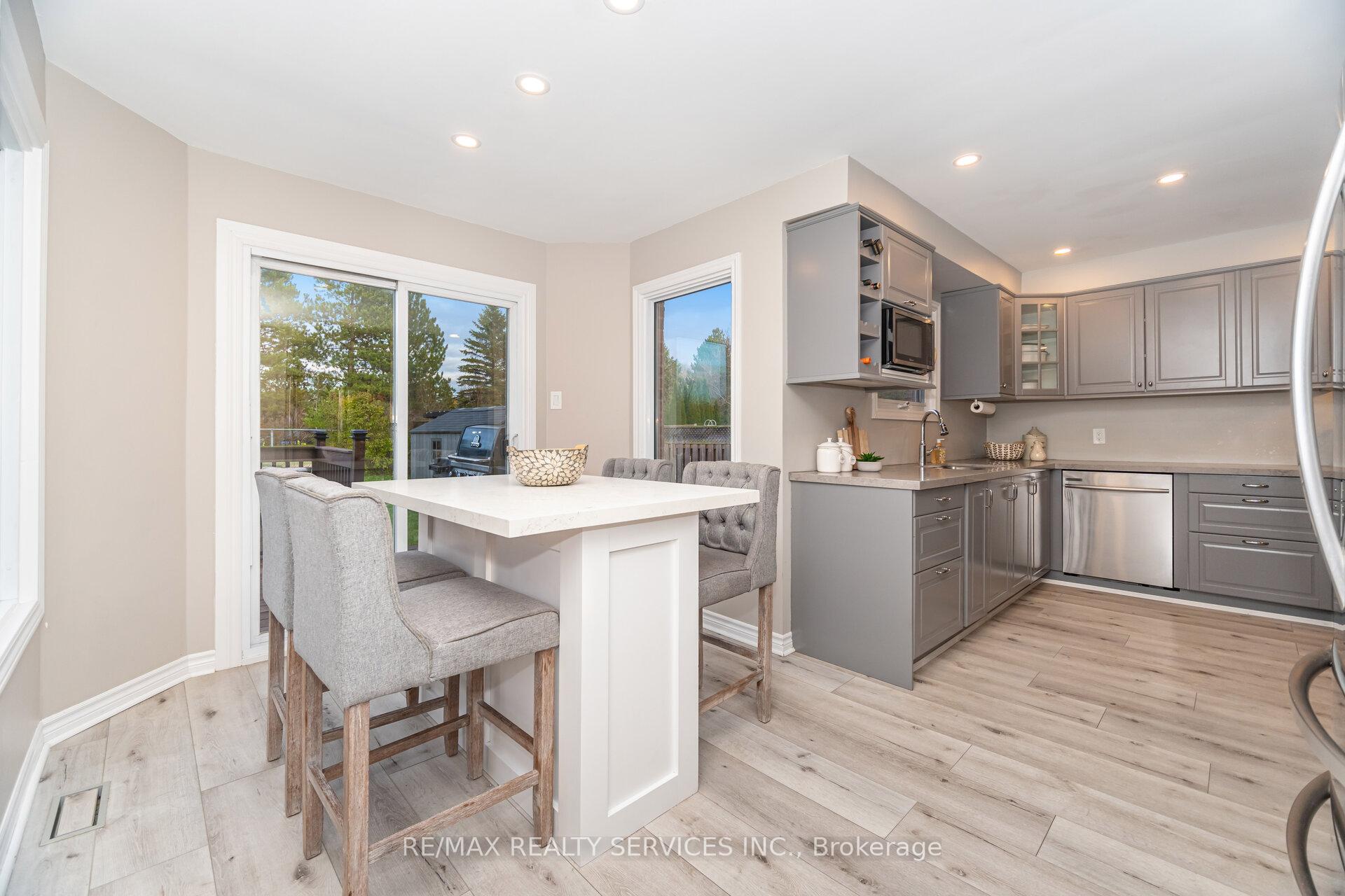 Photo 22 of 25 Deer Valley Drive, Caledon, Bolton West — HOMEH