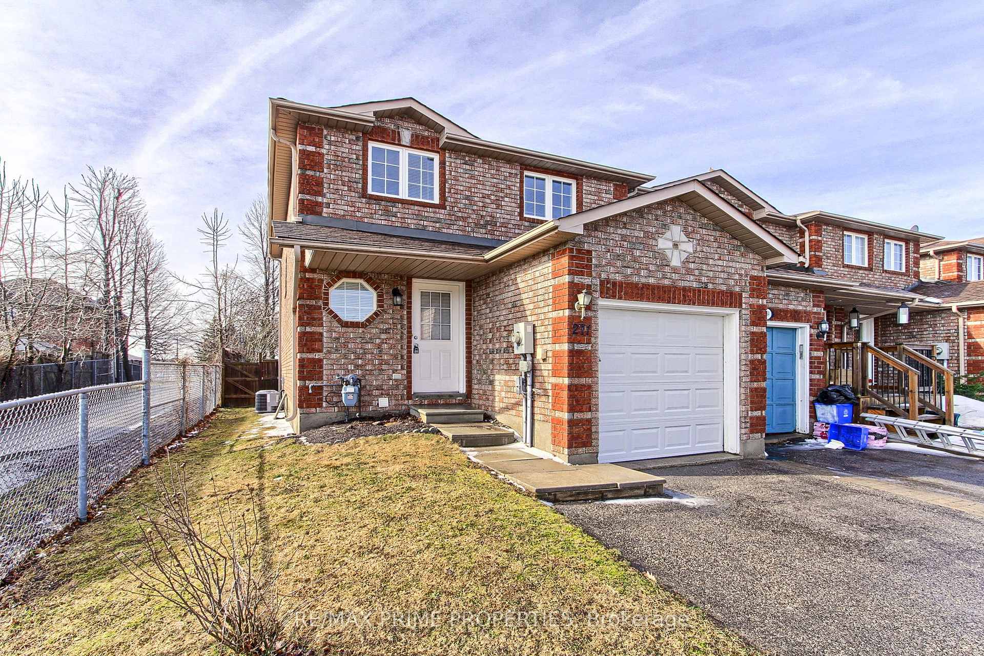Front of 271 Dunsmore Lane