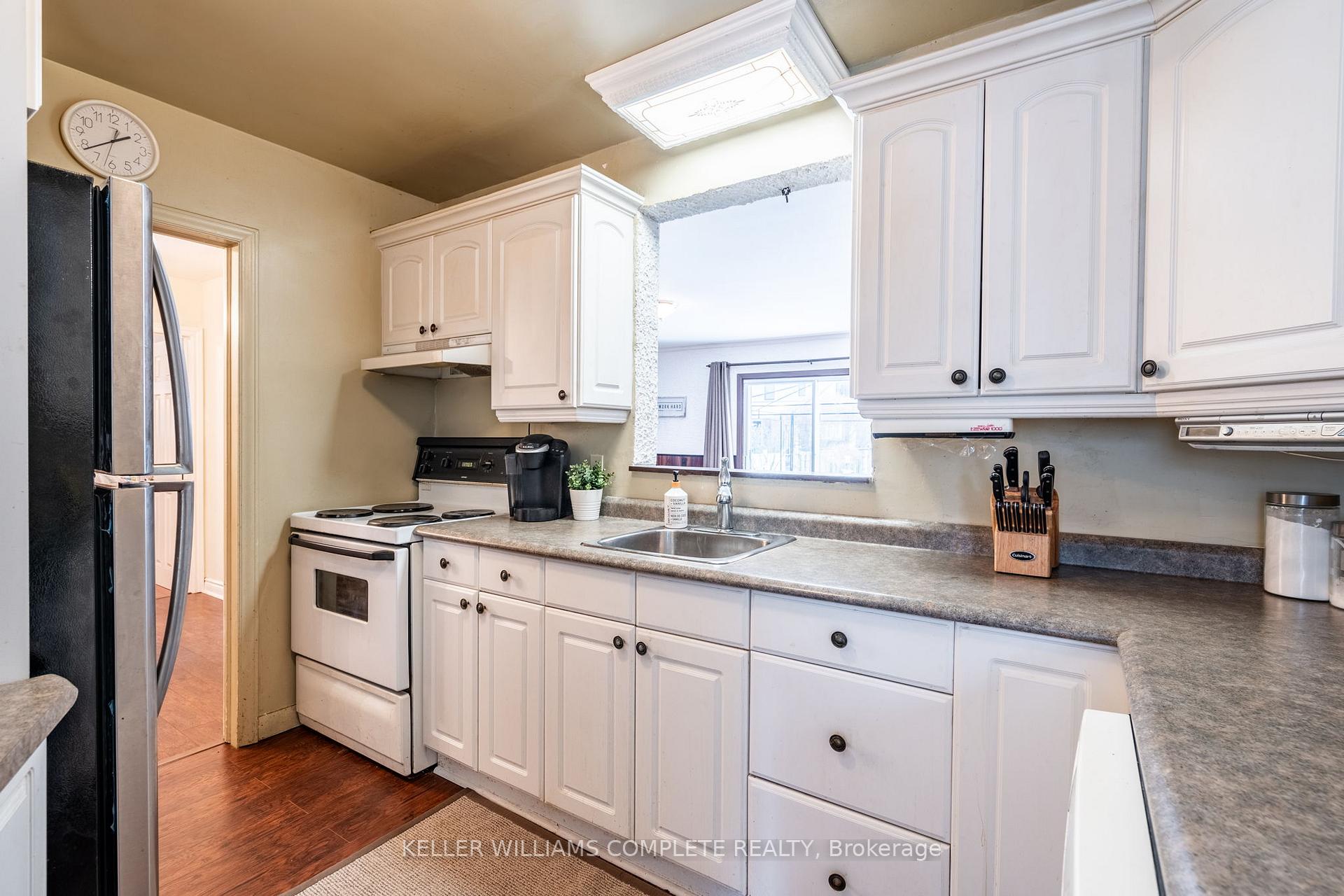 Photo 7 of 520 Bridgman Avenue, Burlington, Brant — HOMEH