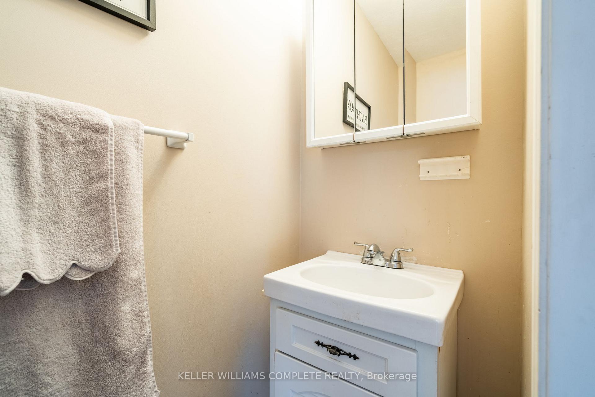 Photo 16 of 520 Bridgman Avenue, Burlington, Brant — HOMEH