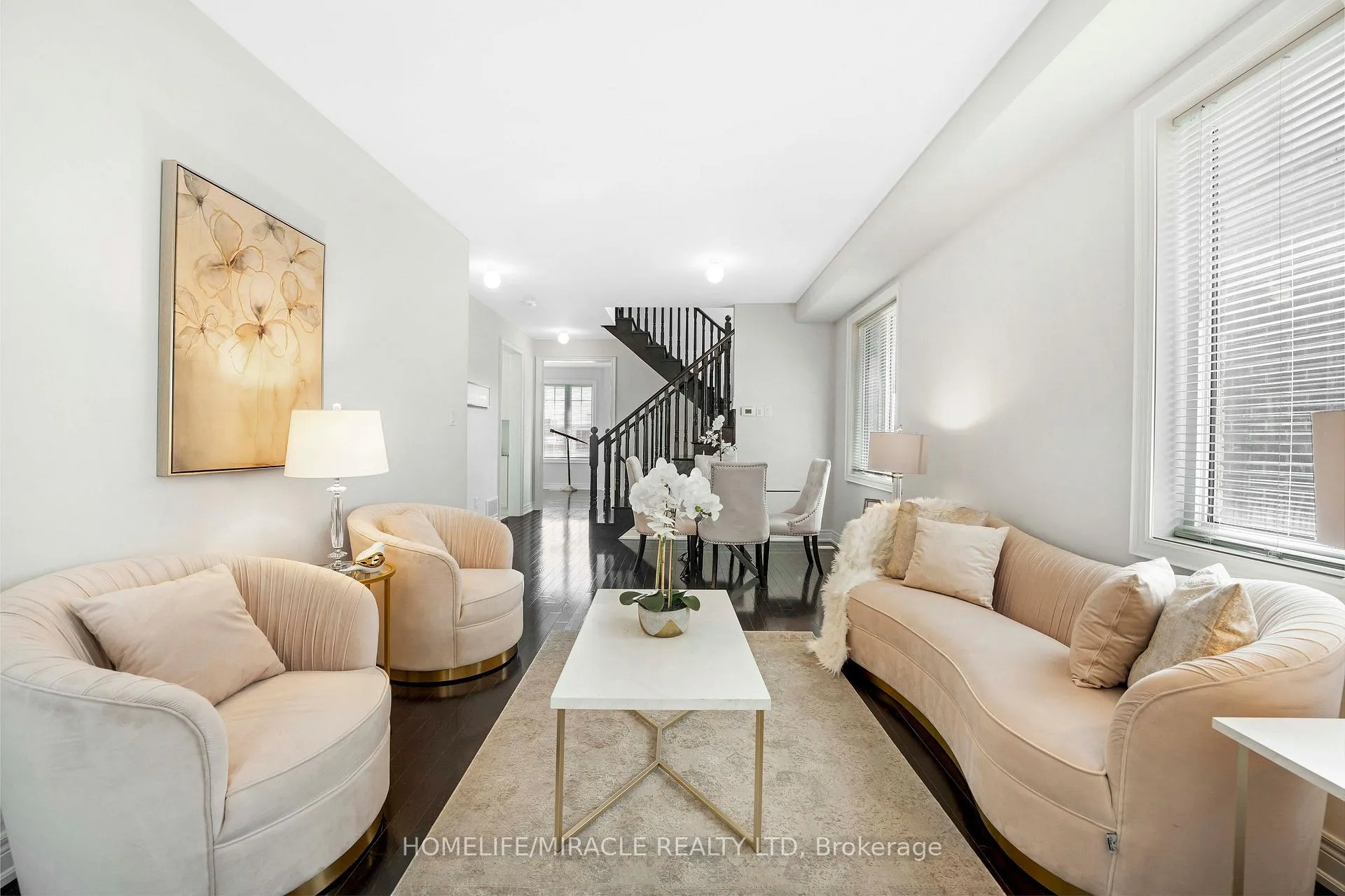 Photo 3 of 181 Boone Crescent, Vaughan, Kleinburg — HOMEH