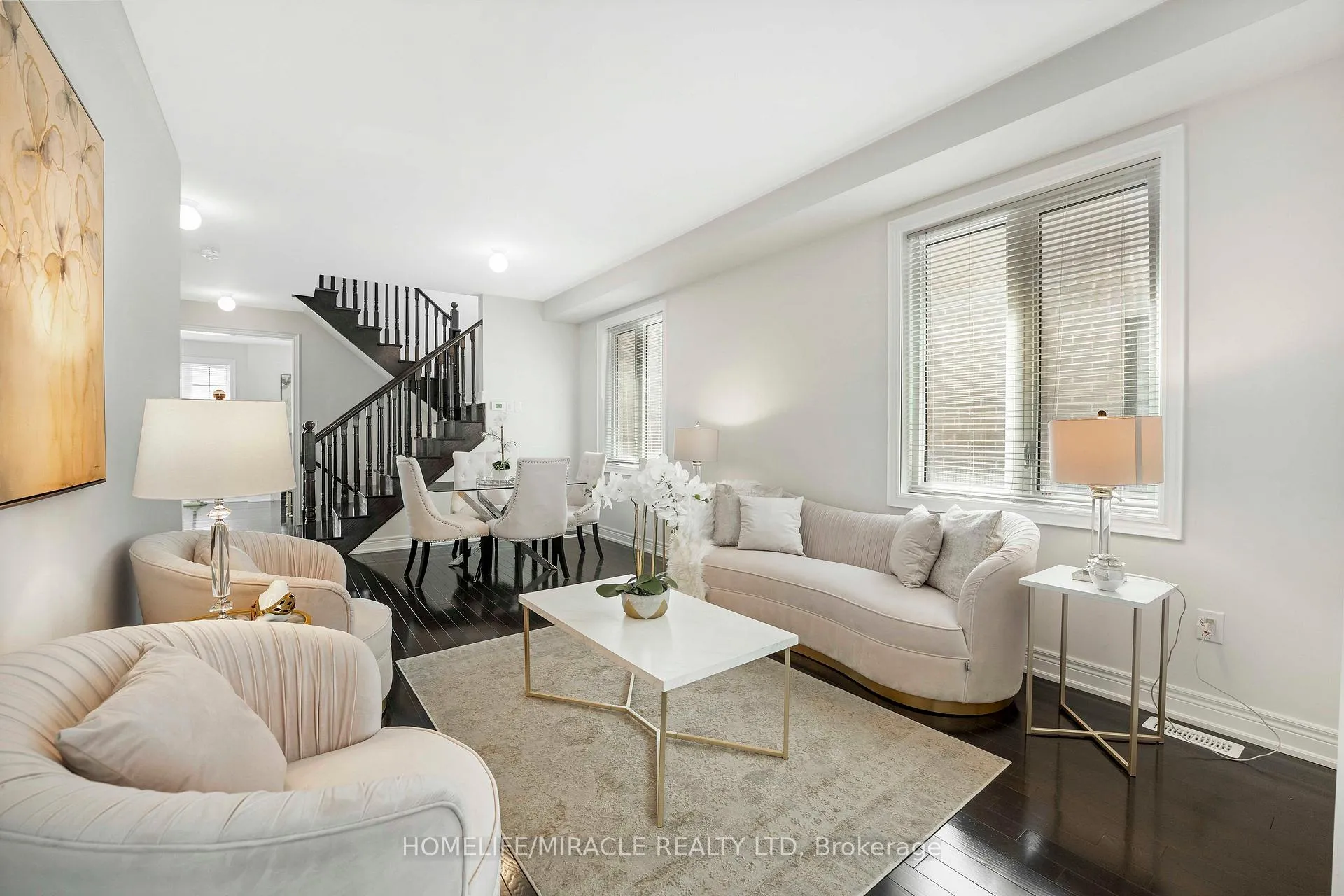 Photo 4 of 181 Boone Crescent, Vaughan, Kleinburg — HOMEH