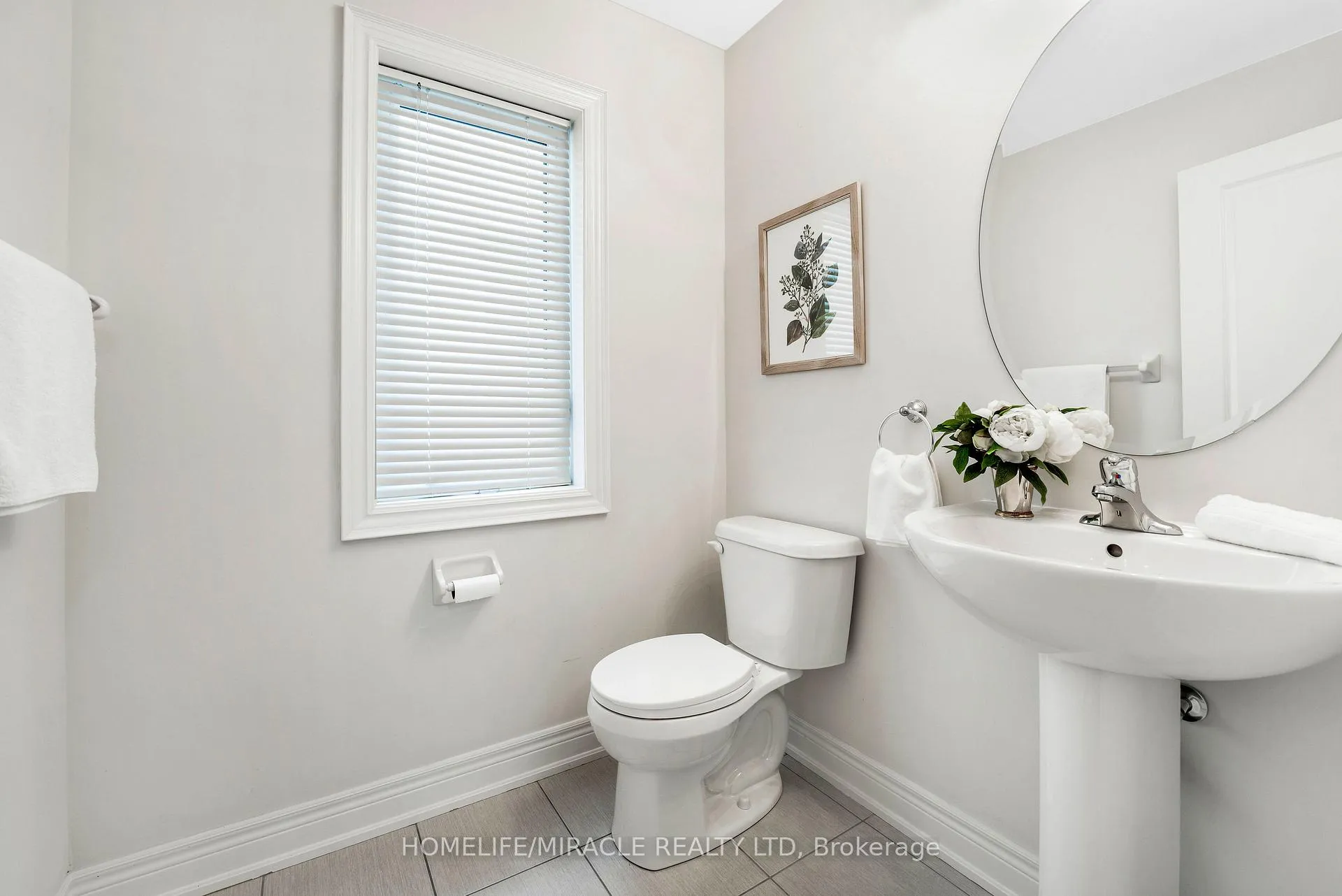 Photo 9 of 181 Boone Crescent, Vaughan, Kleinburg — HOMEH