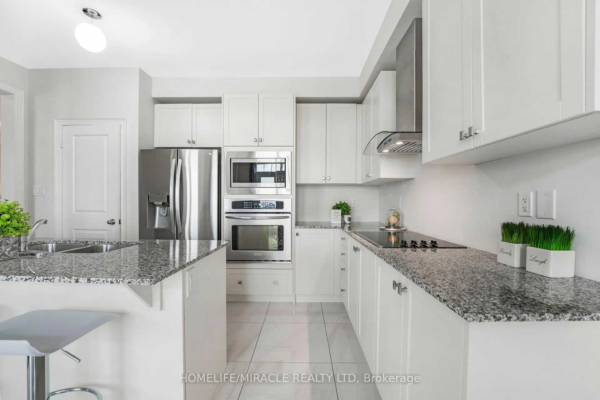 Photo 13 of 181 Boone Crescent, Vaughan, Kleinburg — HOMEH