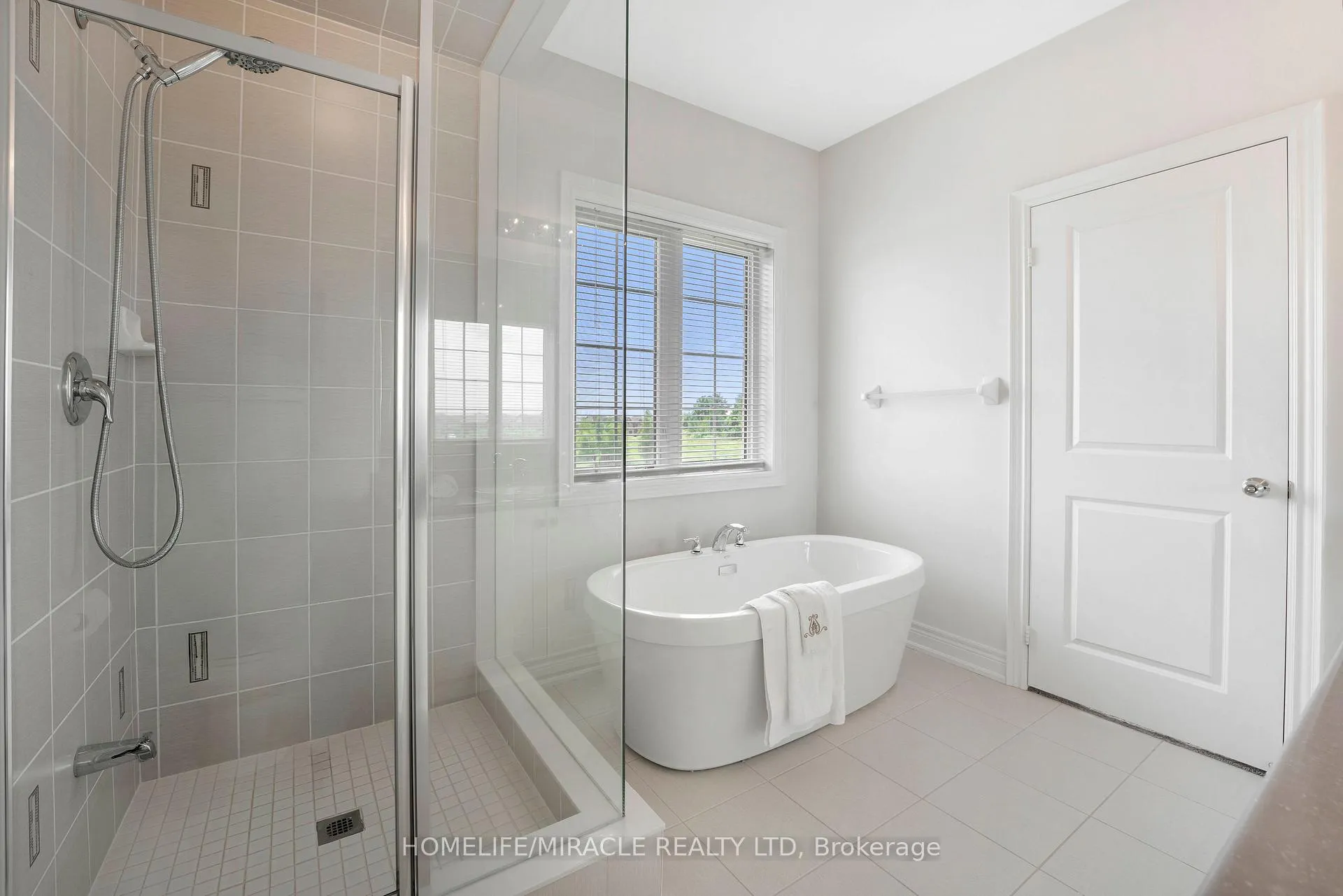 Photo 25 of 181 Boone Crescent, Vaughan, Kleinburg — HOMEH