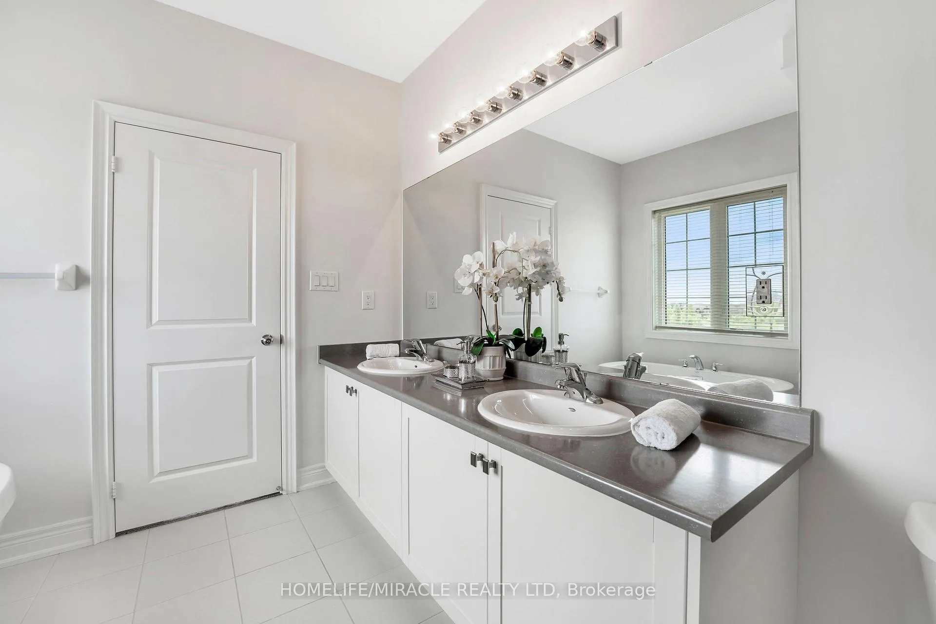 Photo 26 of 181 Boone Crescent, Vaughan, Kleinburg — HOMEH