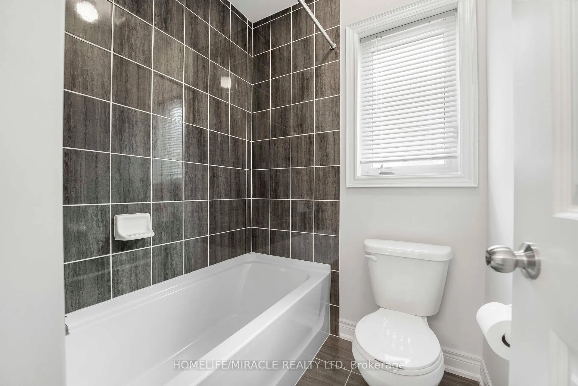 Photo 30 of 181 Boone Crescent, Vaughan, Kleinburg — HOMEH