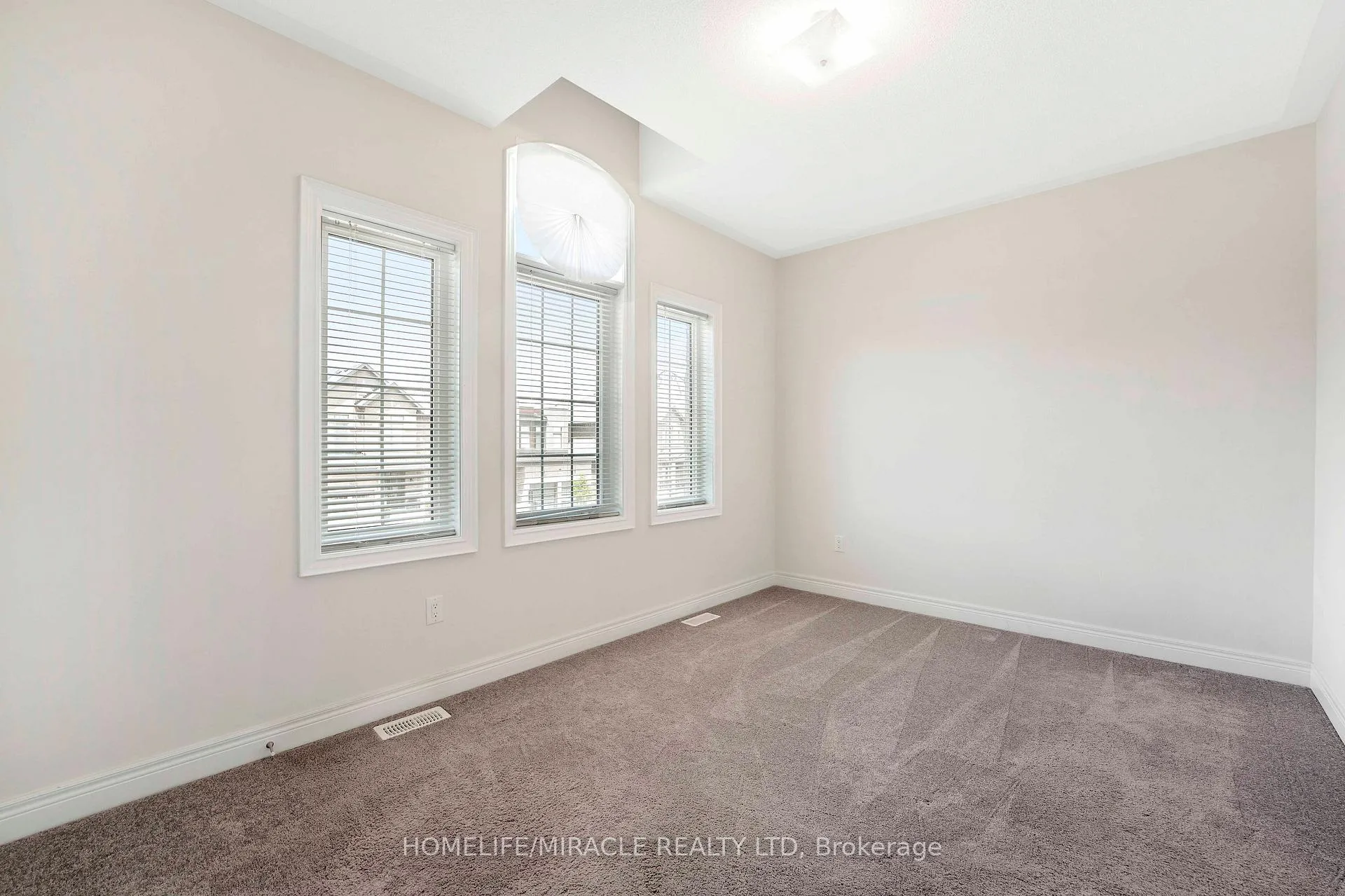 Photo 31 of 181 Boone Crescent, Vaughan, Kleinburg — HOMEH