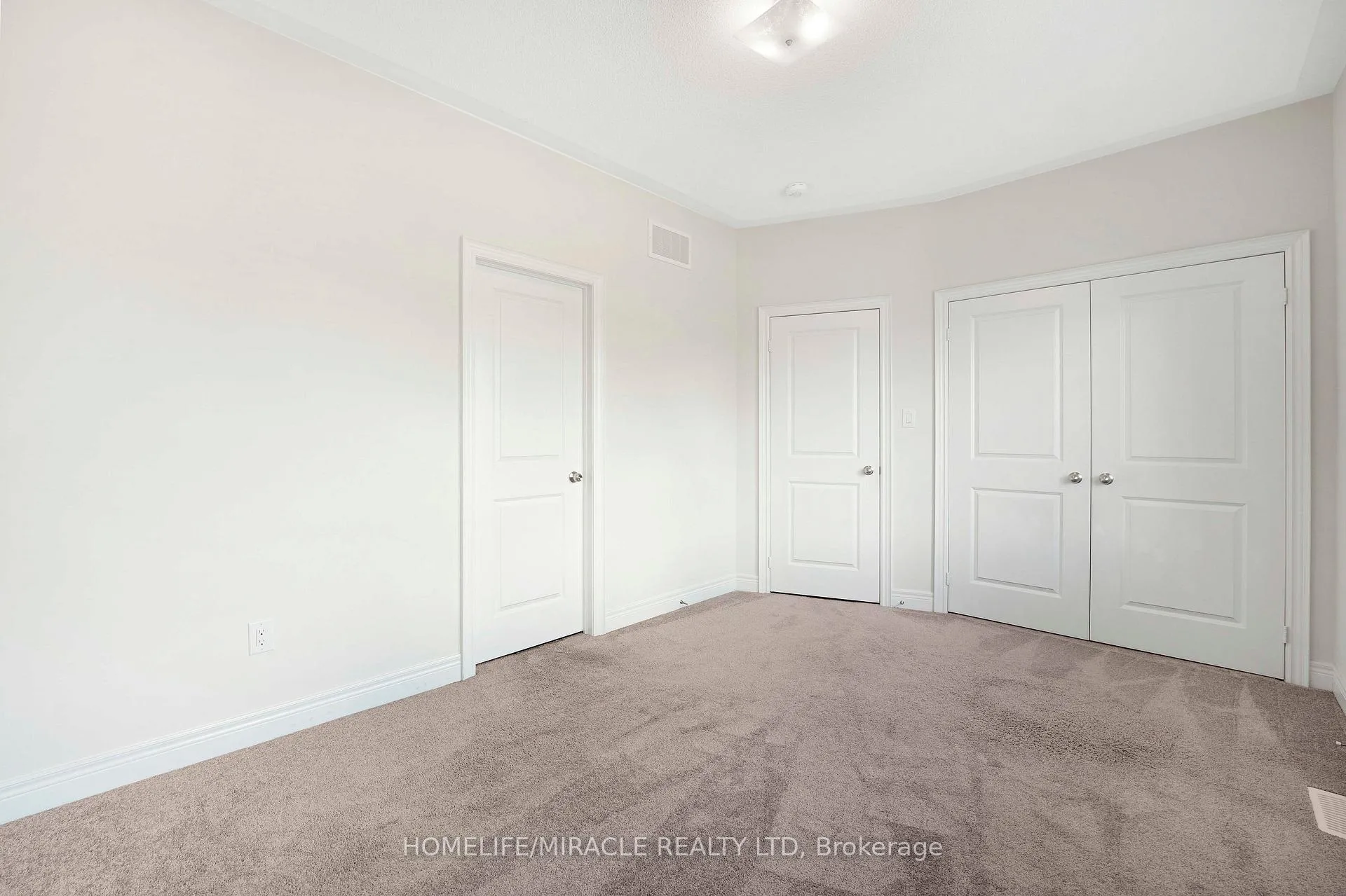 Photo 32 of 181 Boone Crescent, Vaughan, Kleinburg — HOMEH