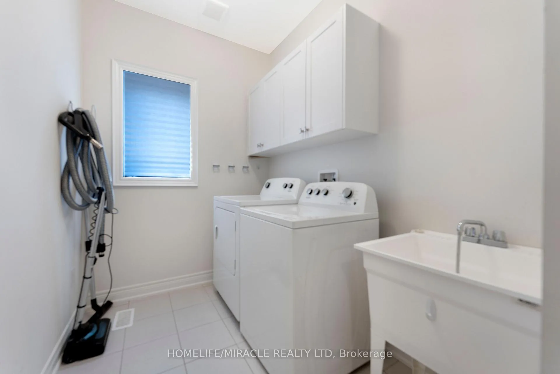 Photo 37 of 181 Boone Crescent, Vaughan, Kleinburg — HOMEH