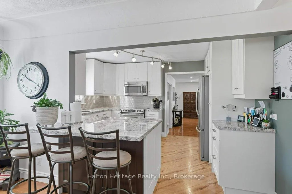 Photo 10 of 478 East 37th Street, Hamilton, Macassa — HOMEH