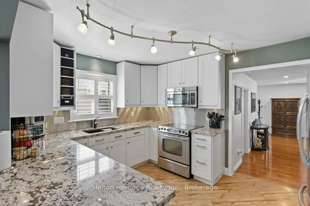 Photo 11 of 478 East 37th Street, Hamilton, Macassa — HOMEH