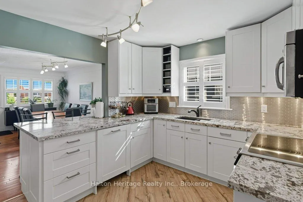 Photo 12 of 478 East 37th Street, Hamilton, Macassa — HOMEH