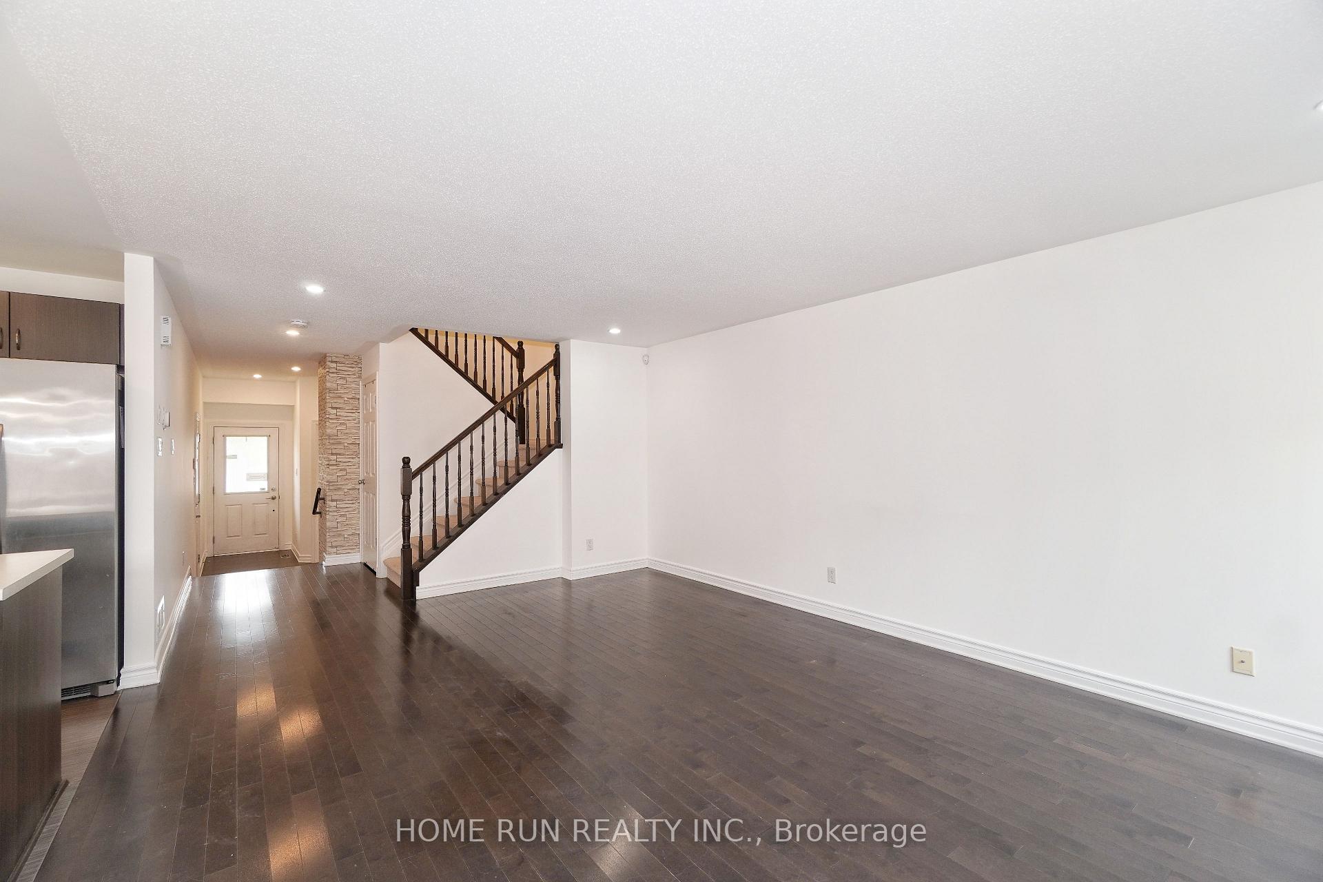 Photo 6 of 376 Balinroan Crescent, Ottawa, Barrhaven - Strandherd — HOMEH