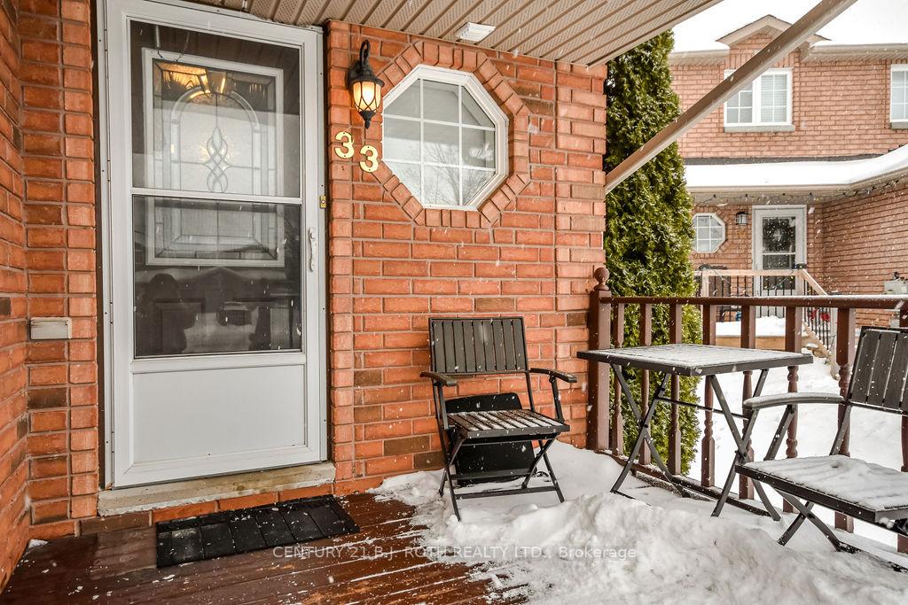 Photo 2 of 33 Lee Crescent, Barrie, Holly — HOMEH