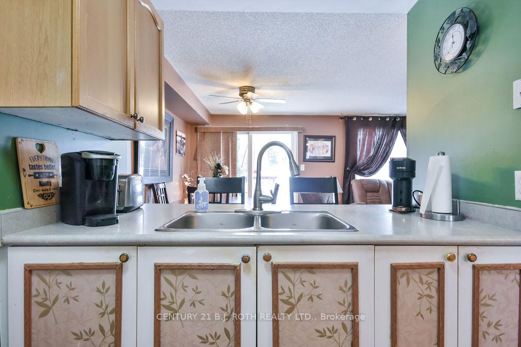Photo 11 of 33 Lee Crescent, Barrie, Holly — HOMEH