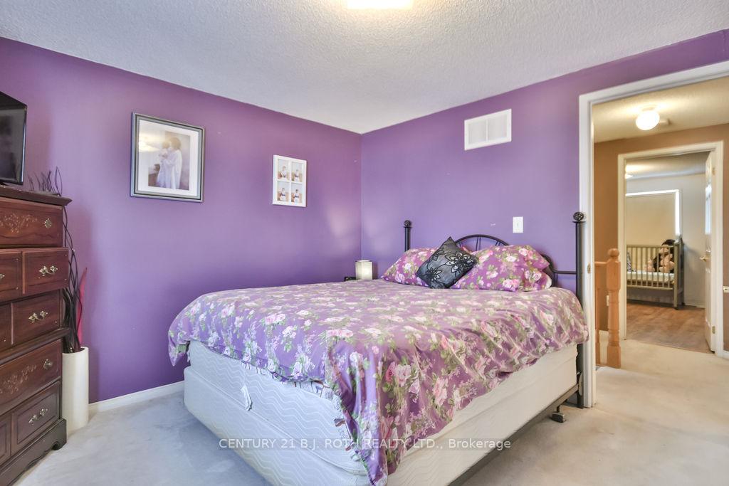 Photo 14 of 33 Lee Crescent, Barrie, Holly — HOMEH