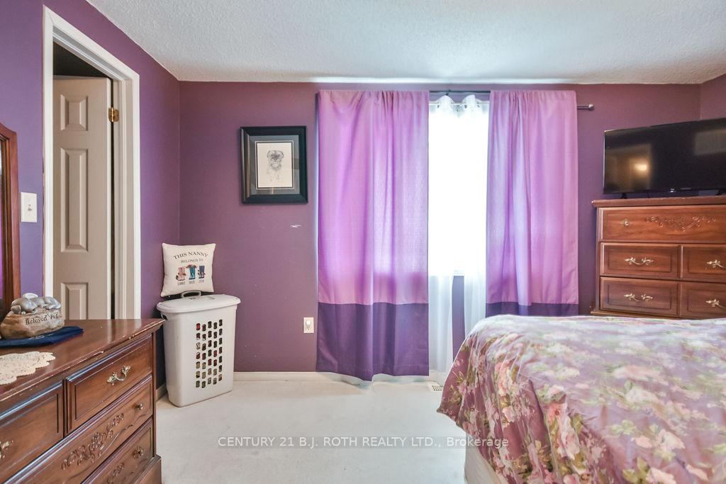 Photo 15 of 33 Lee Crescent, Barrie, Holly — HOMEH