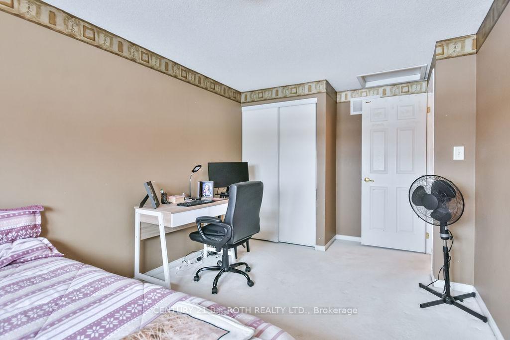 Photo 19 of 33 Lee Crescent, Barrie, Holly — HOMEH