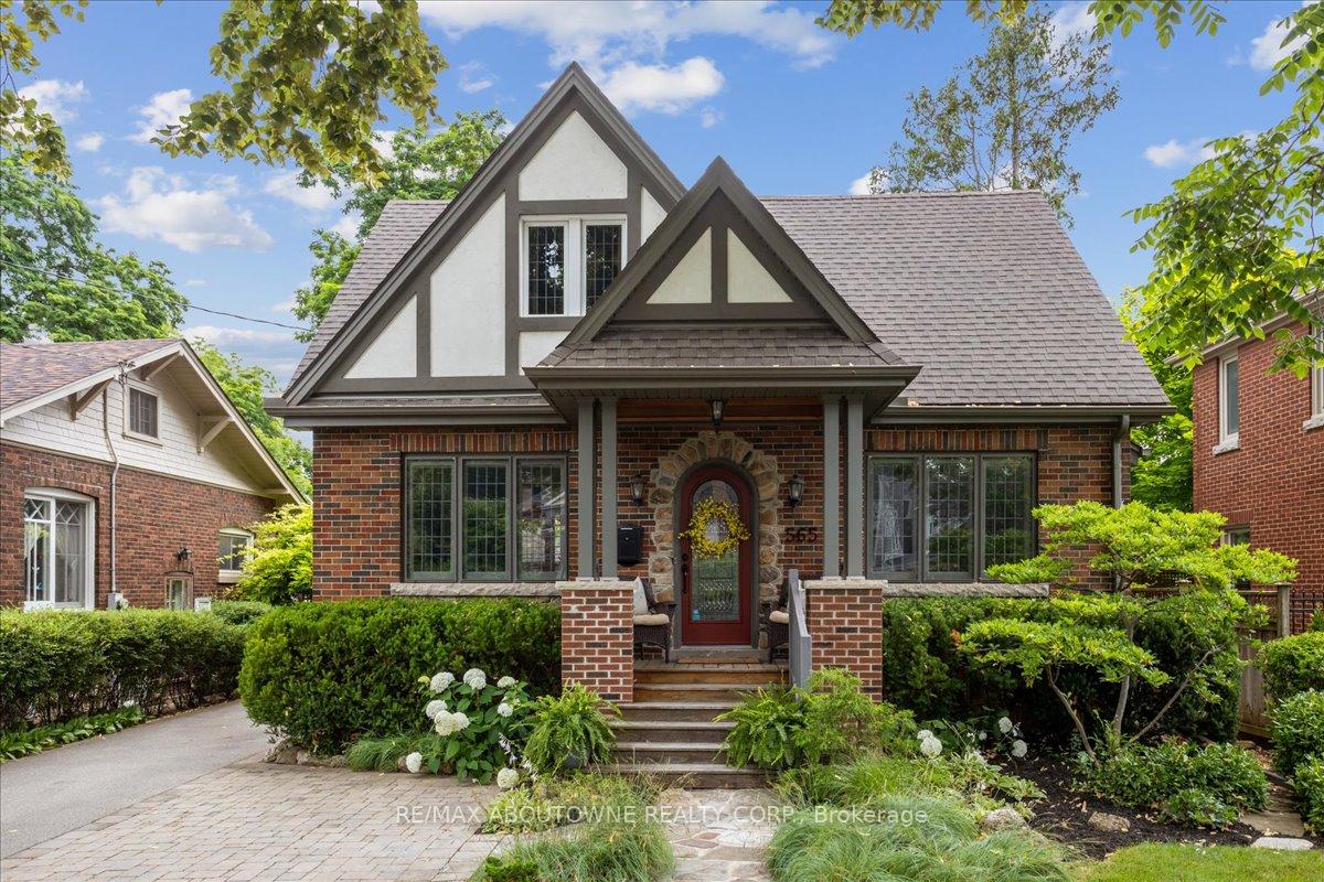 Photo 1 of 565 Locust Street, Burlington, Brant — HOMEH