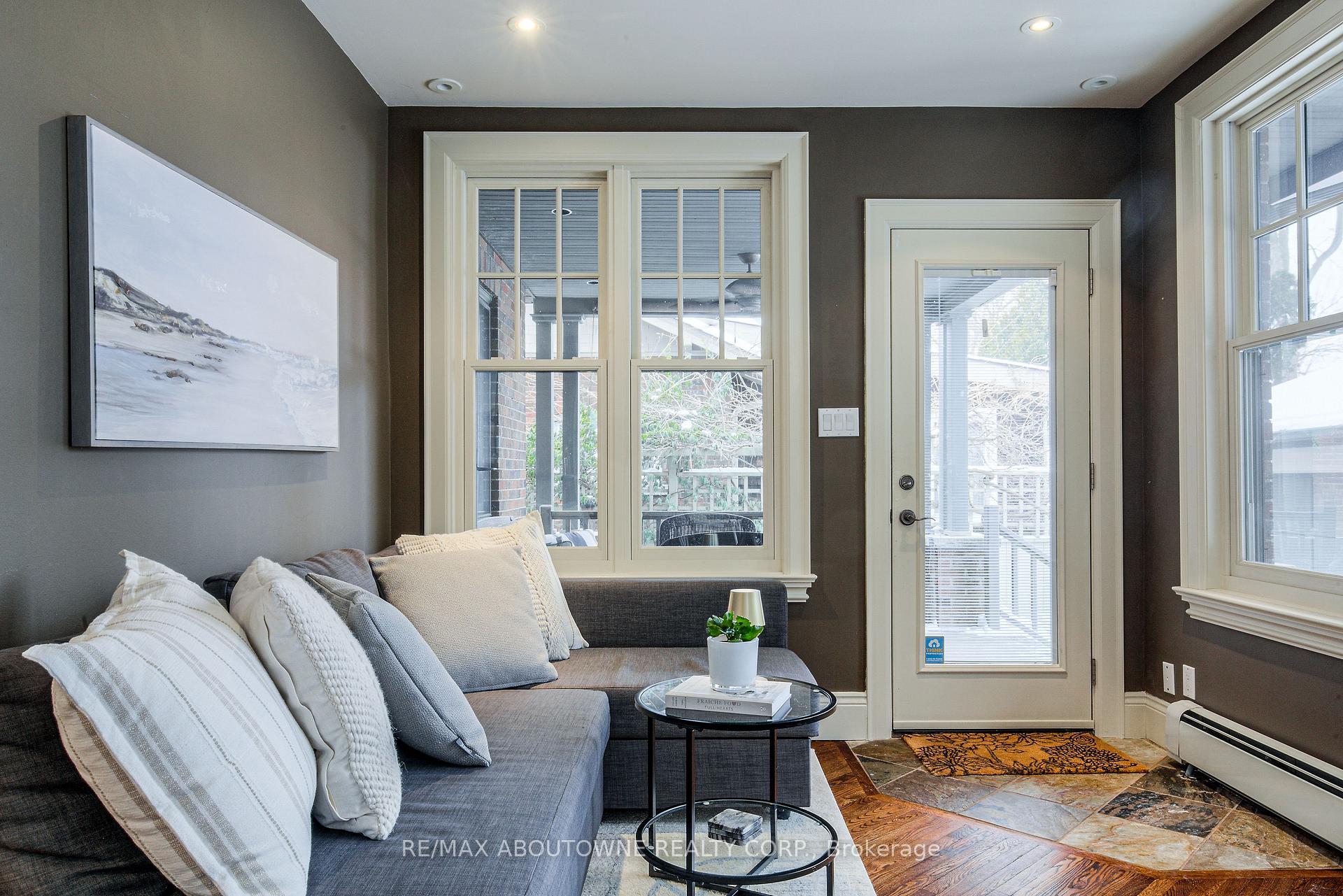 Photo 19 of 565 Locust Street, Burlington, Brant — HOMEH