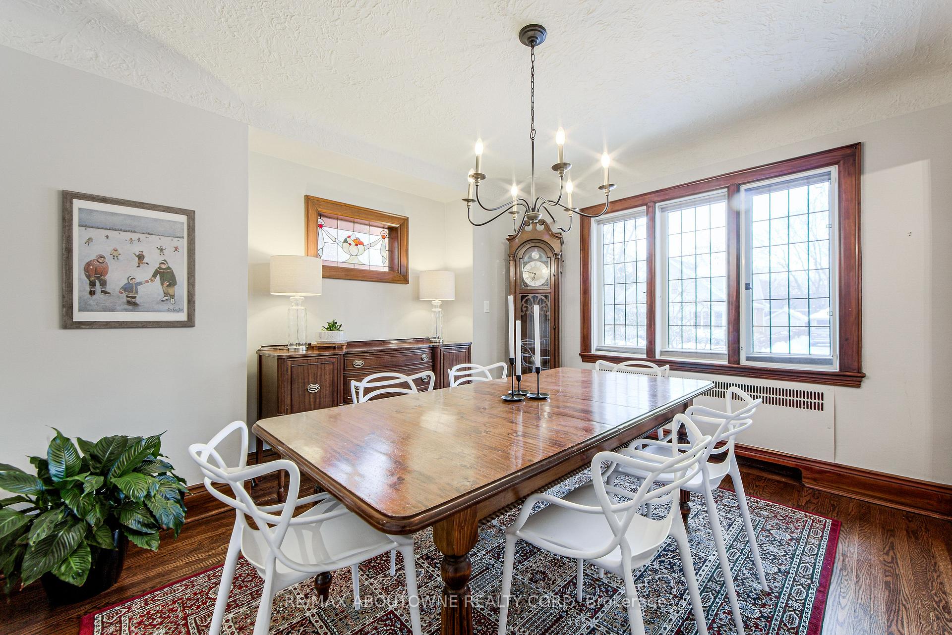 Photo 21 of 565 Locust Street, Burlington, Brant — HOMEH