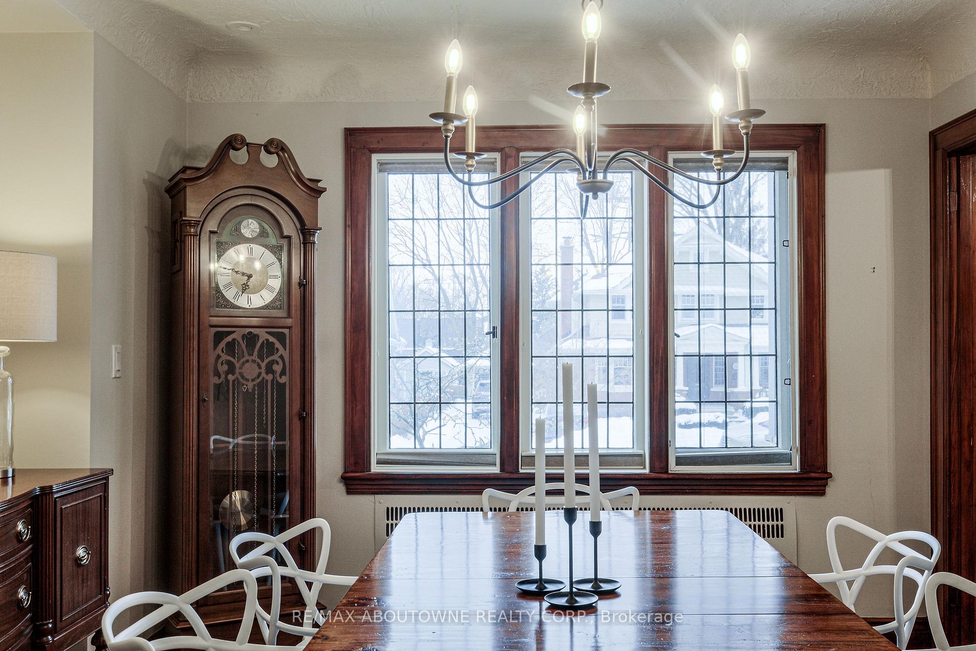 Photo 22 of 565 Locust Street, Burlington, Brant — HOMEH