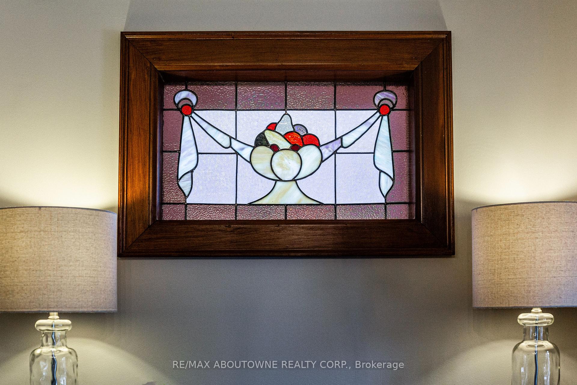 Photo 23 of 565 Locust Street, Burlington, Brant — HOMEH